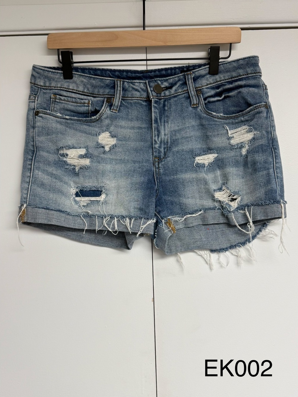 Blank NYC The Fulton Roll Up Distressed Denim Shorts Size 29